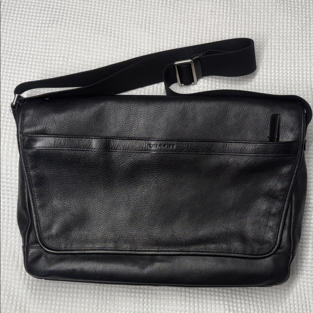 COACH Black Leather Messenger Bag - 3.5x11x14.5